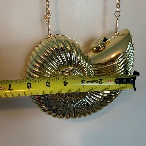 New, no tags, hard acrylic clamshell, clutch purse, mirror gold, fully lined - Picture 5 of 16